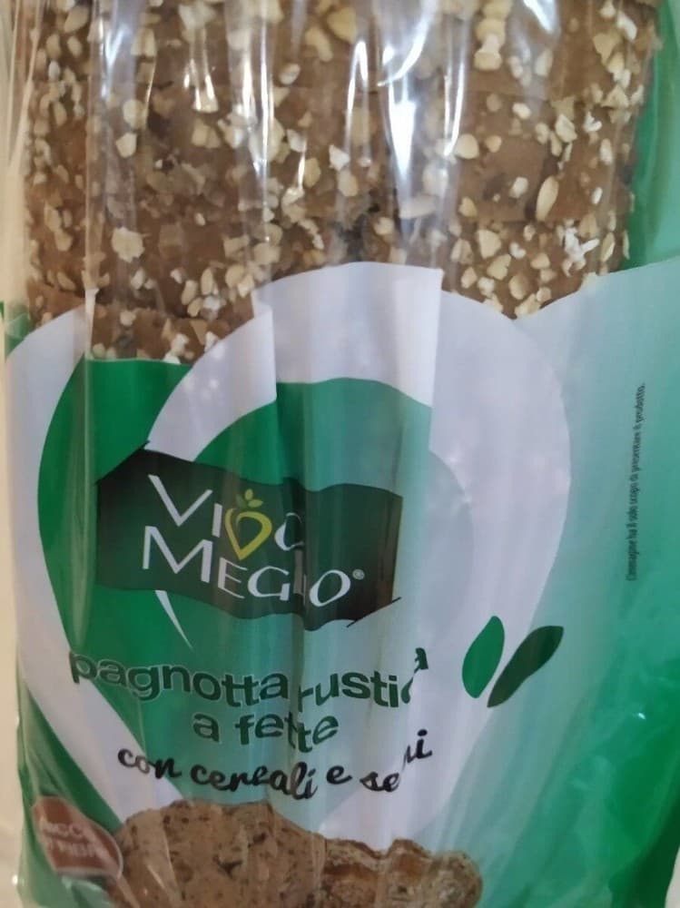 Pagnotta rustica Vivo Meglio con cereali e semi 400 g in offerta da MD