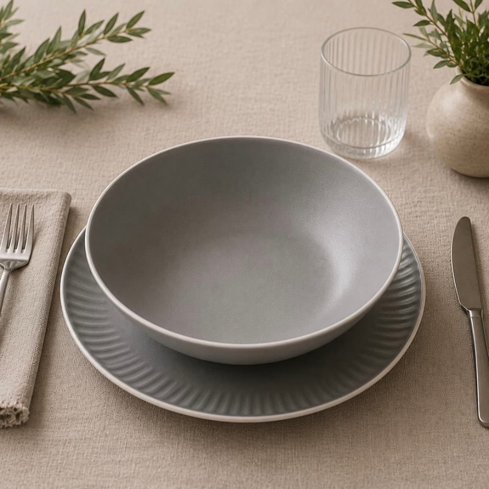 Servizio piatti in ceramica modello Delia 12 pezzi in offerta da Il Gigante