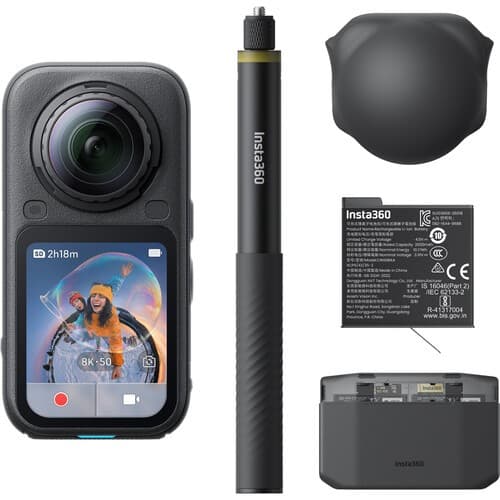 Insta360 X6 Essential Bundle in offerta da MediaWorld