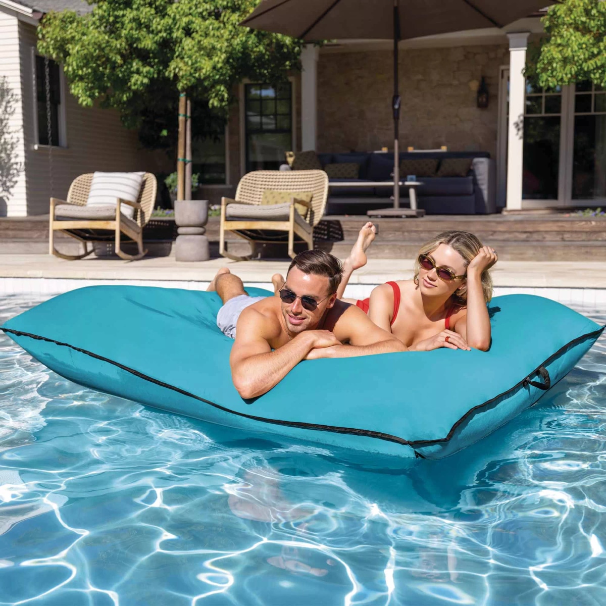 Poltrona sacco Luxe Lounge INTEX in offerta da Happy Casa