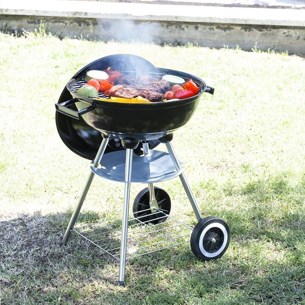 Barbecue tondo con coperchio - Offerta nel negozio Eurospin