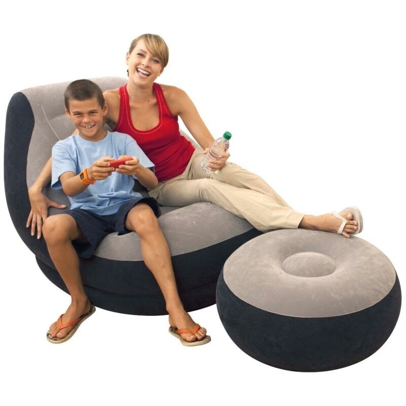 Poltrona Lounge gonfiabile con pouf poggiapiedi - Offerta nel negozio Iper La grande i
