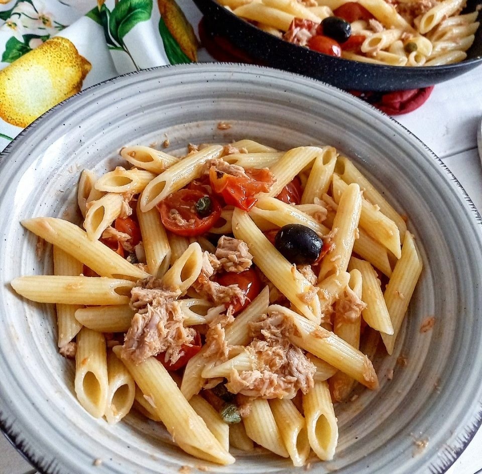 Pennette tonno pomodorini capperi olive in offerta da Panorama