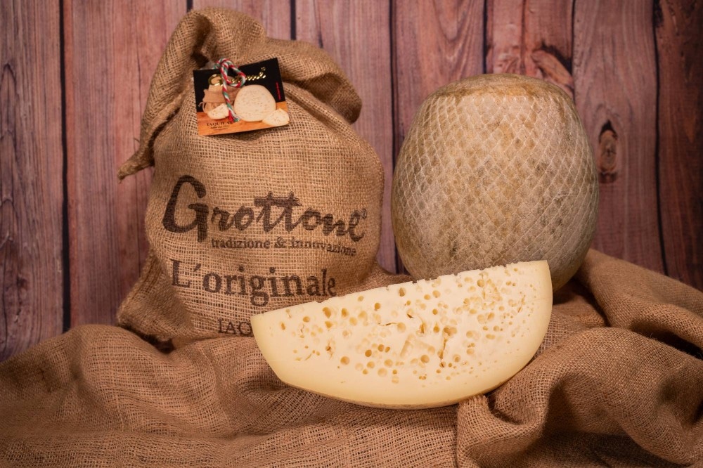 Formaggio Grottone IAQUILAT - Offerta nel negozio Iper La grande i
