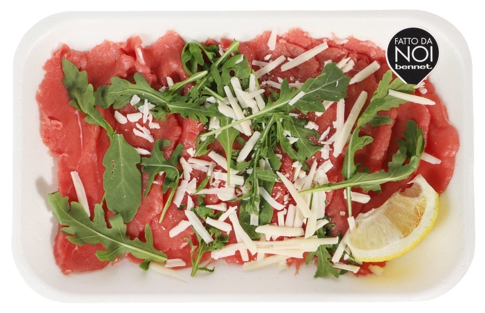 Carpaccio di bovino adulto rucola e scaglie formaggio al kg in offerta da Bennet