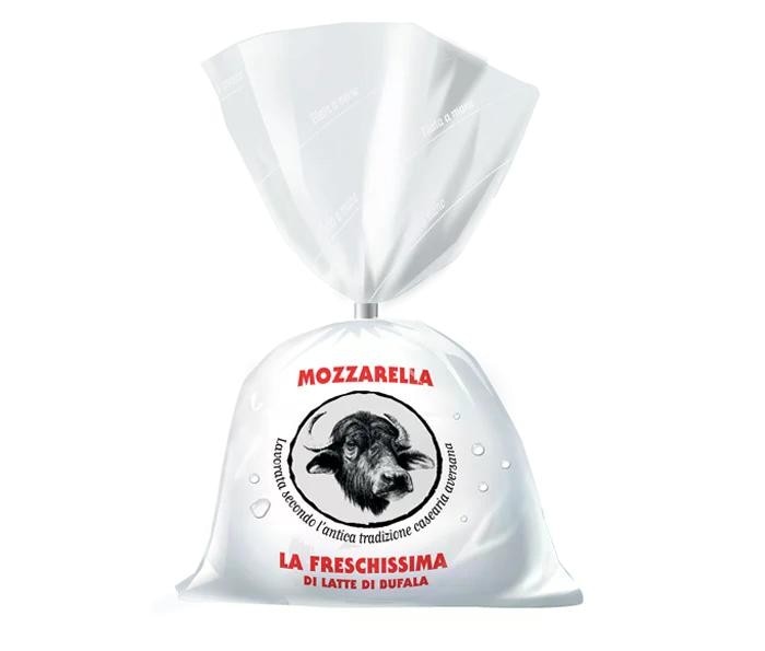 Mozzarella di latte di bufala La Freschissima 500 g in offerta da Il Gigante