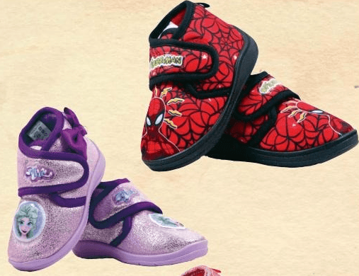 Pantofole asilo personaggi assortiti in offerta da Carrefour