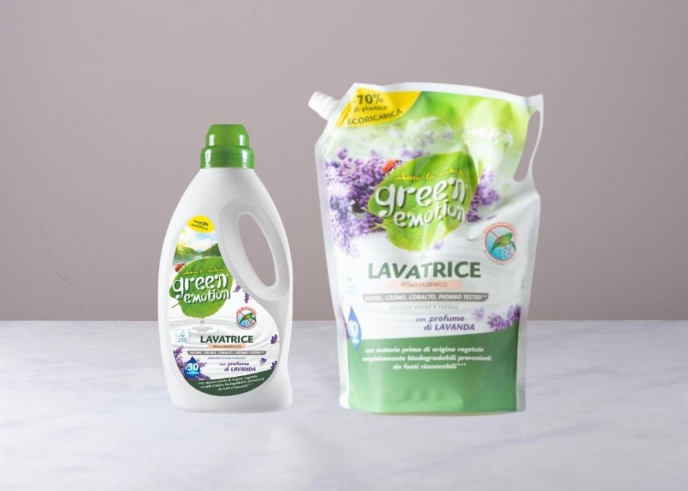 Detersivo lavatrice liquido con oli essenziali Green Emotion 30 lavaggi in offerta da DeSpar