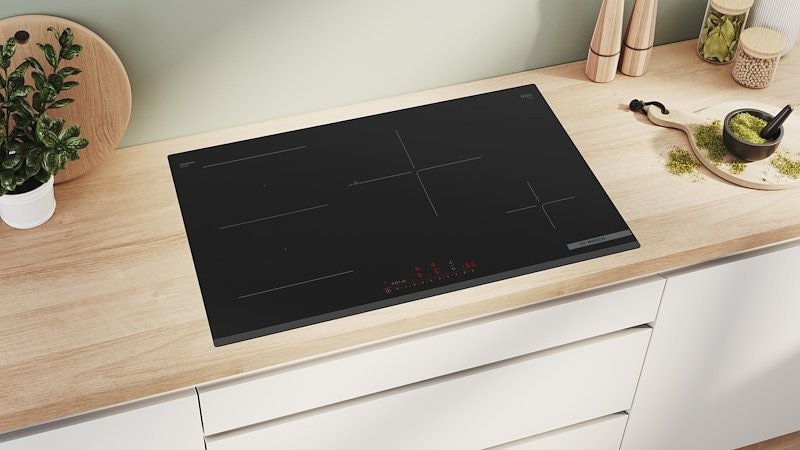 Piano cottura induzione Bosch PVS83KHC1Z 80CM + Set 3 pentole HEZ9SE030 in offerta da Euronics