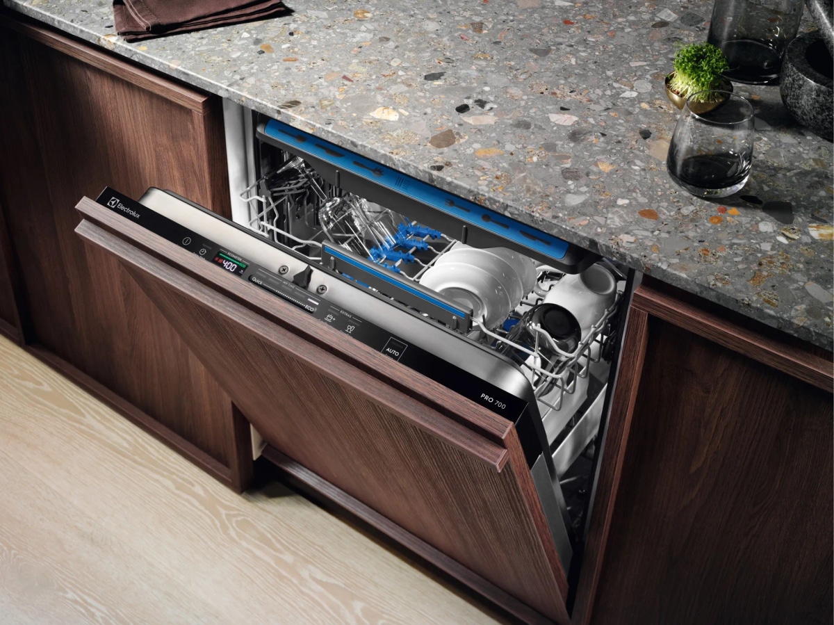 Electrolux lavastoviglie a scomparsa totale 14 coperti in offerta da Expert