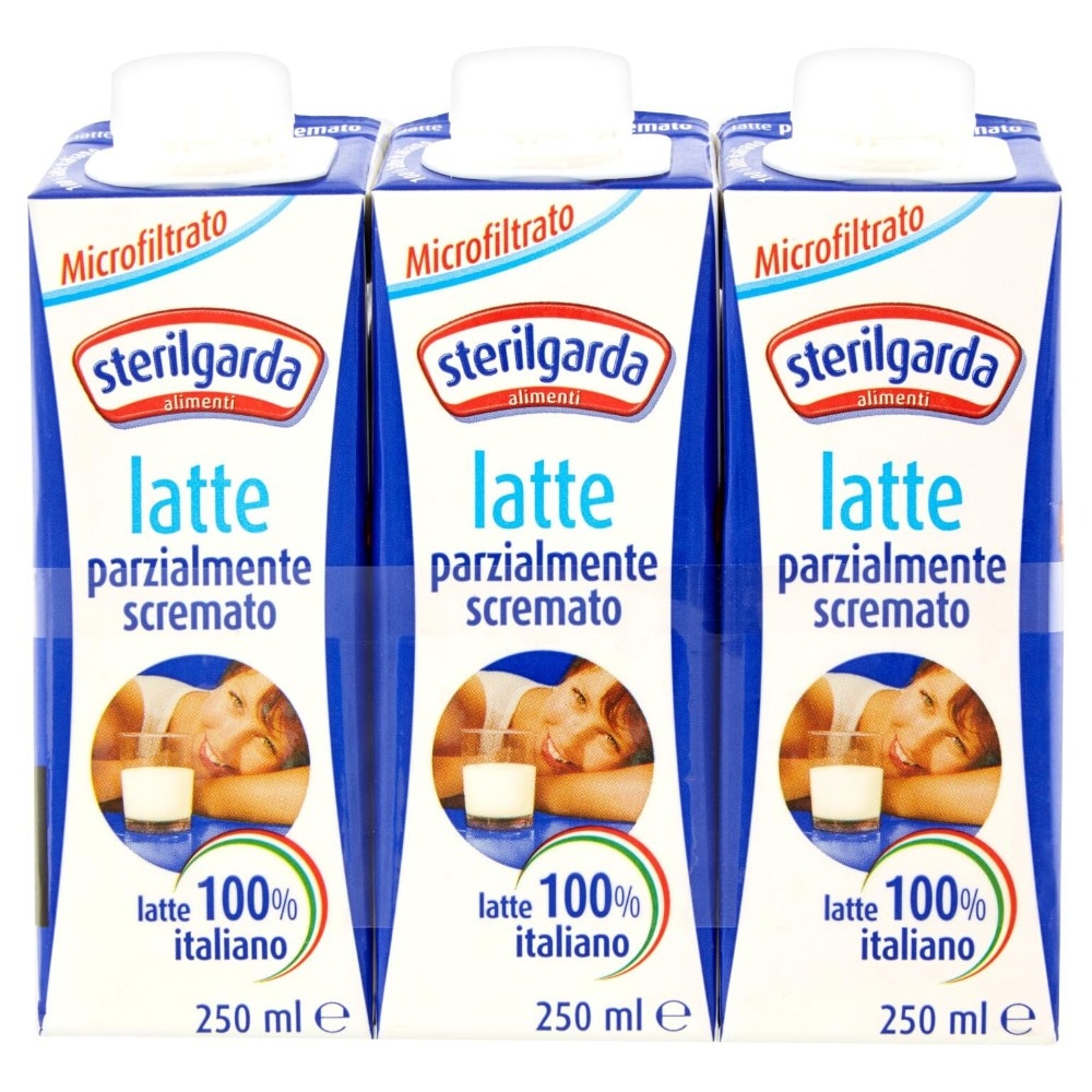 Latte parzialmente scremato UHT 3 x 200 ml in offerta da Eurospin