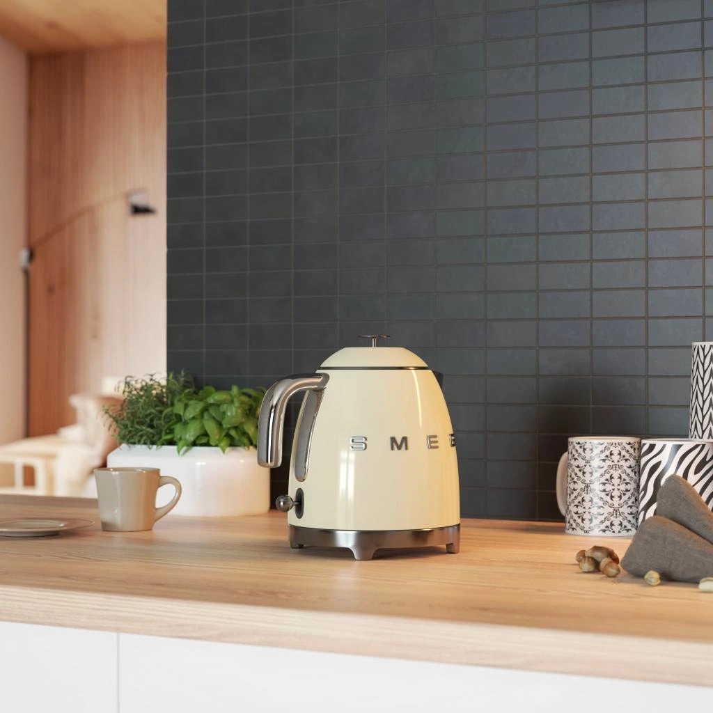 Bollitore Elettrico 50' Style KLF05CREU smeg - Offerta nel negozio Unieuro