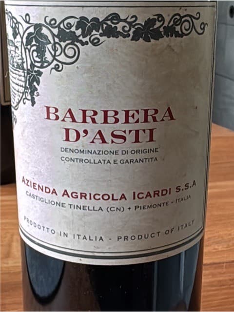 Barbera d'Asti DOCG, Dolcetto d'Alba, Grignolino Piemonte o Cortese Piemonte DOC Azienda Agricola Eredi Angelo Icardi, 75 cl – Il Gigante