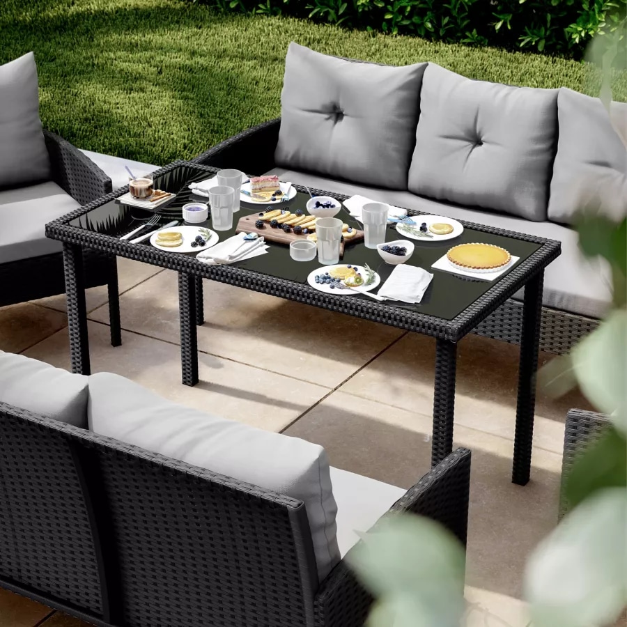 Tavolo con top in vetro 2 poltrone e divanetto - Offerta nel negozio Happy Casa