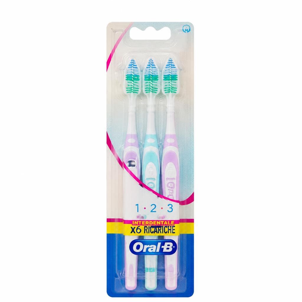 Oral-B spazzolini, filo o archetti interdentali in offerta da Iper La grande i