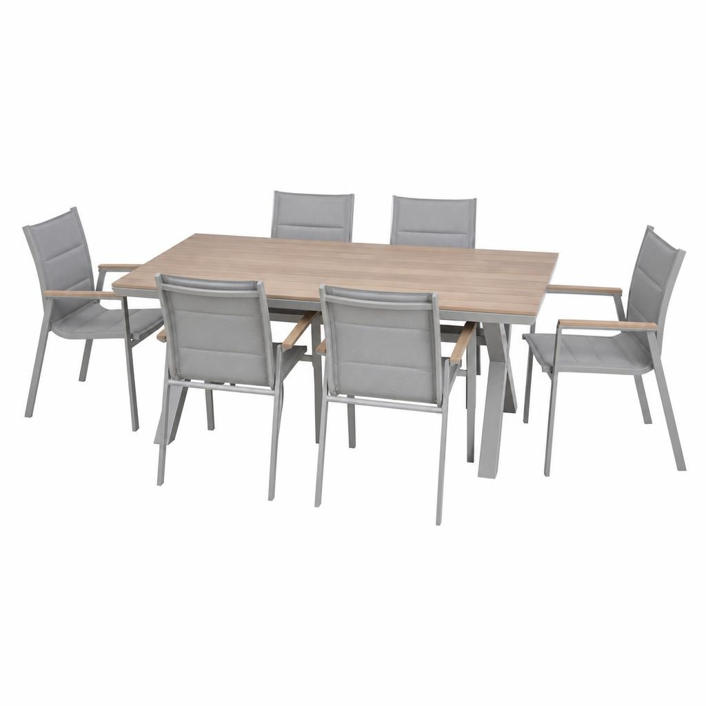 Tavolo + 6 Poltrone - Offerta nel negozio Iper La grande i